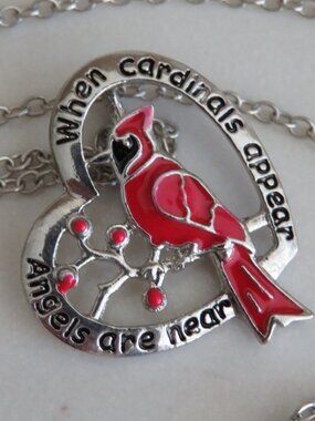 Red Cardinal Necklace Silver Tone Metal (K801)